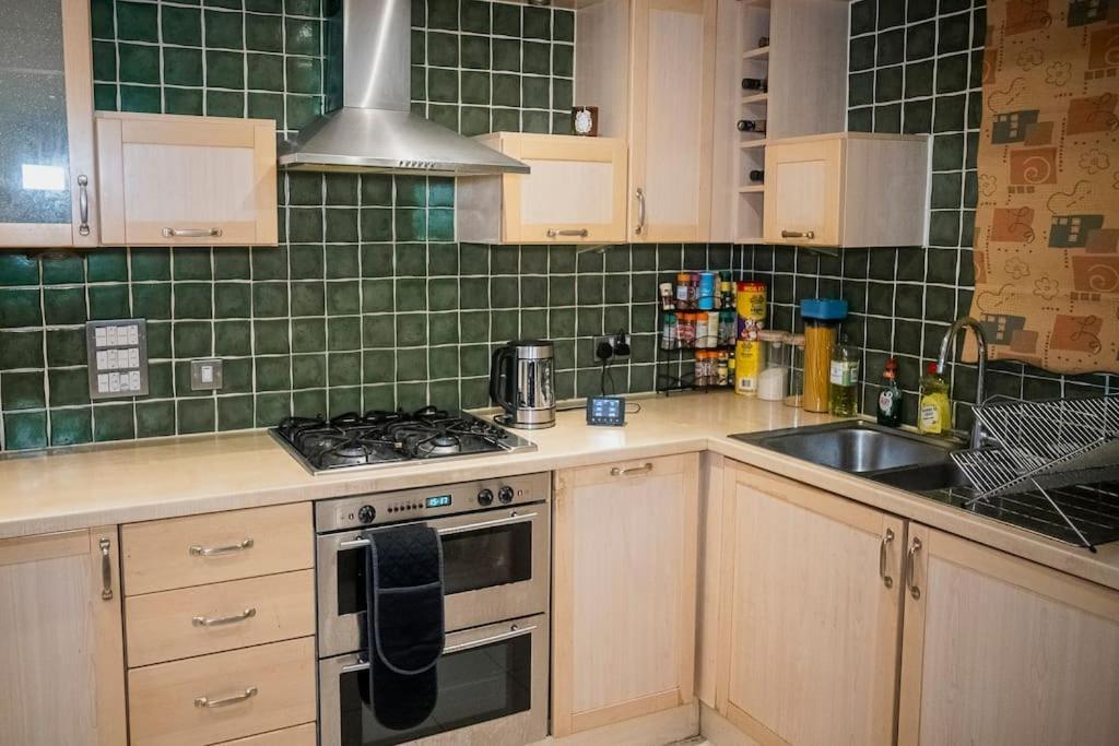1-Bed Flat In Ocean Village Southampton Exteriör bild