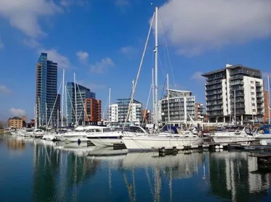 1-Bed Flat In Ocean Village Southampton Exteriör bild